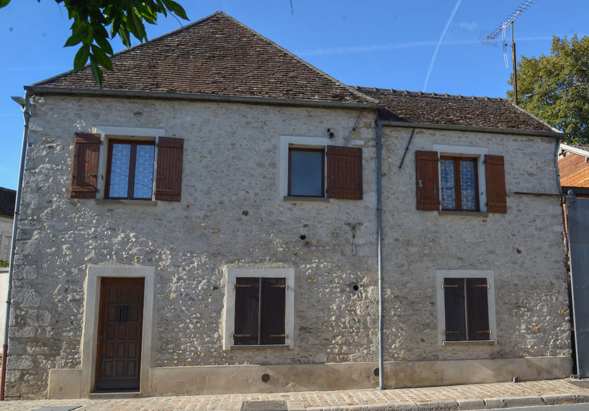 gite-capucins-provins-ext