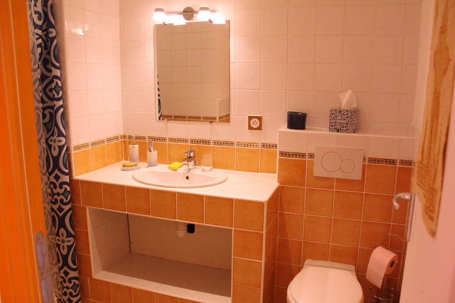 chbre-hote-fontaine-sdb-orange