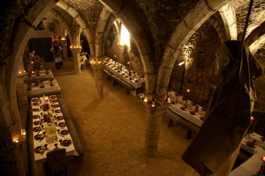 banquet-troubadours-provins-salle