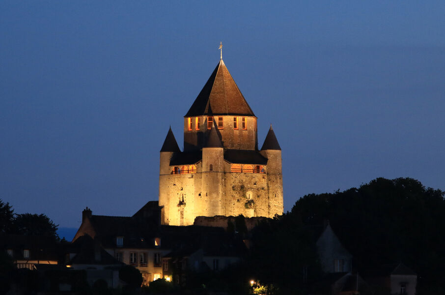 tour-cesar-provins-mise-en-lumiere-2020-c-OTI-photo-JF-Benard-1