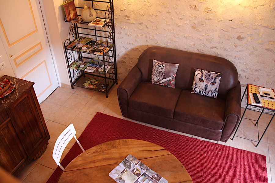 castelblotines-salon-detente-coin-cuisine-2-chateaubleau-provins