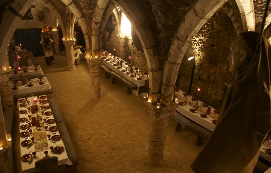 Les Banquets Au Moyen Age