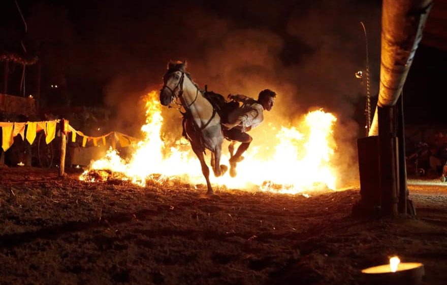 Fire Horses, night show in the medieval town of Provins for the event "Provins by Candlelight" Fire Horses, night show in the medieval town of Provins for the event "Provins by Candlelight"