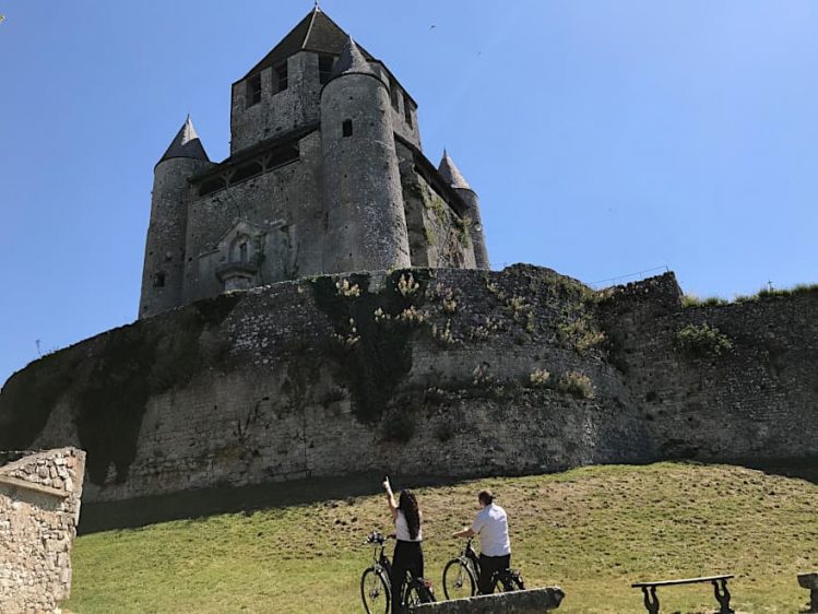 Electric trekking bike and all-terrain bike rental in Provins and its region Electric trekking bike and all-terrain bike rental in Provins and its region