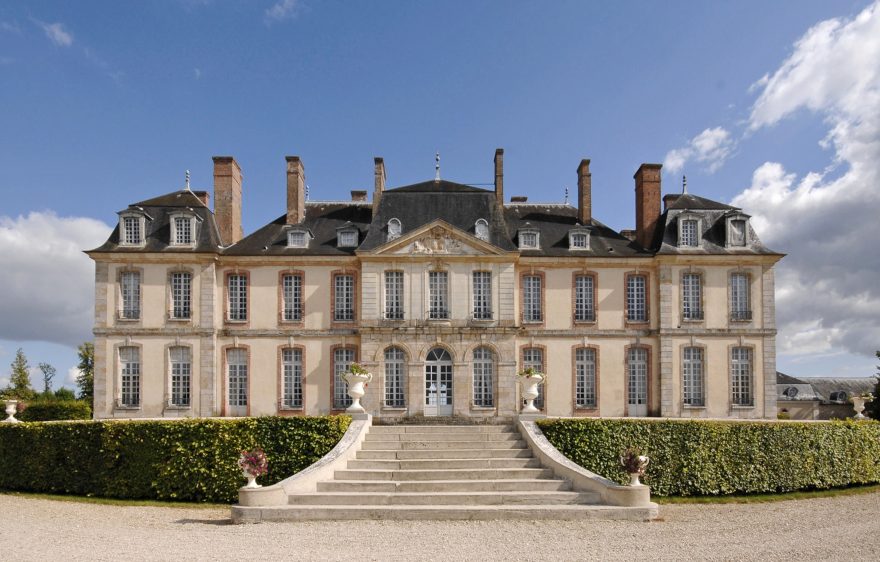 Château de La Motte-Tilly, close to Provins Château de La Motte-Tilly, close to Provins