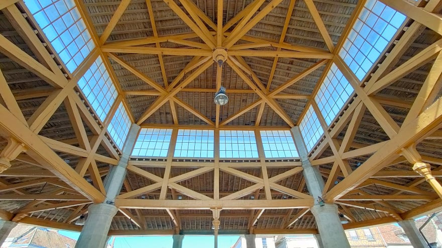 Halle de Bray-sur-Seine, dans le Bassée-Montois, région de Provins Halle de Bray-sur-Seine, dans le Bassée-Montois, région de Provins